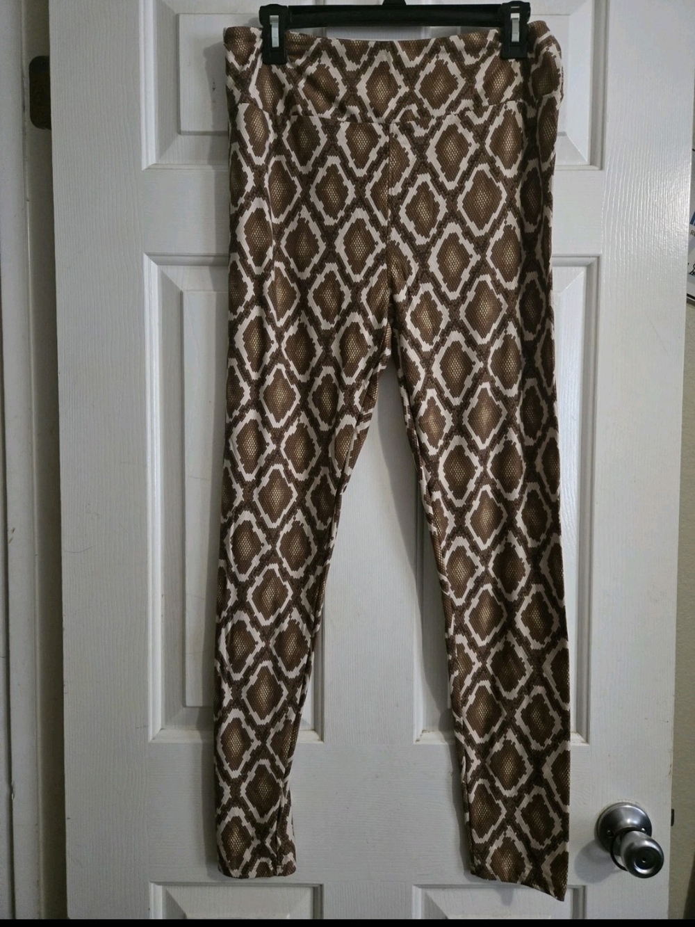 LuLaRoe Brown & Cream Diamond Print Leggings